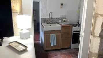 Refrigerador, microondas, horno, placa de cocina