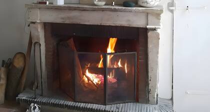 Charming House at the Foot of the Ramparts in the City Center, Courtyard, Balcony