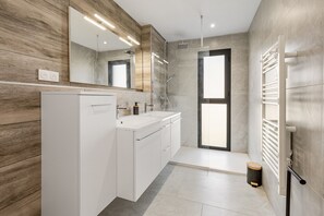 Hair dryer, towels - La Villagalinier - Piscine Privée (Villeneuve-lès-Béziers)