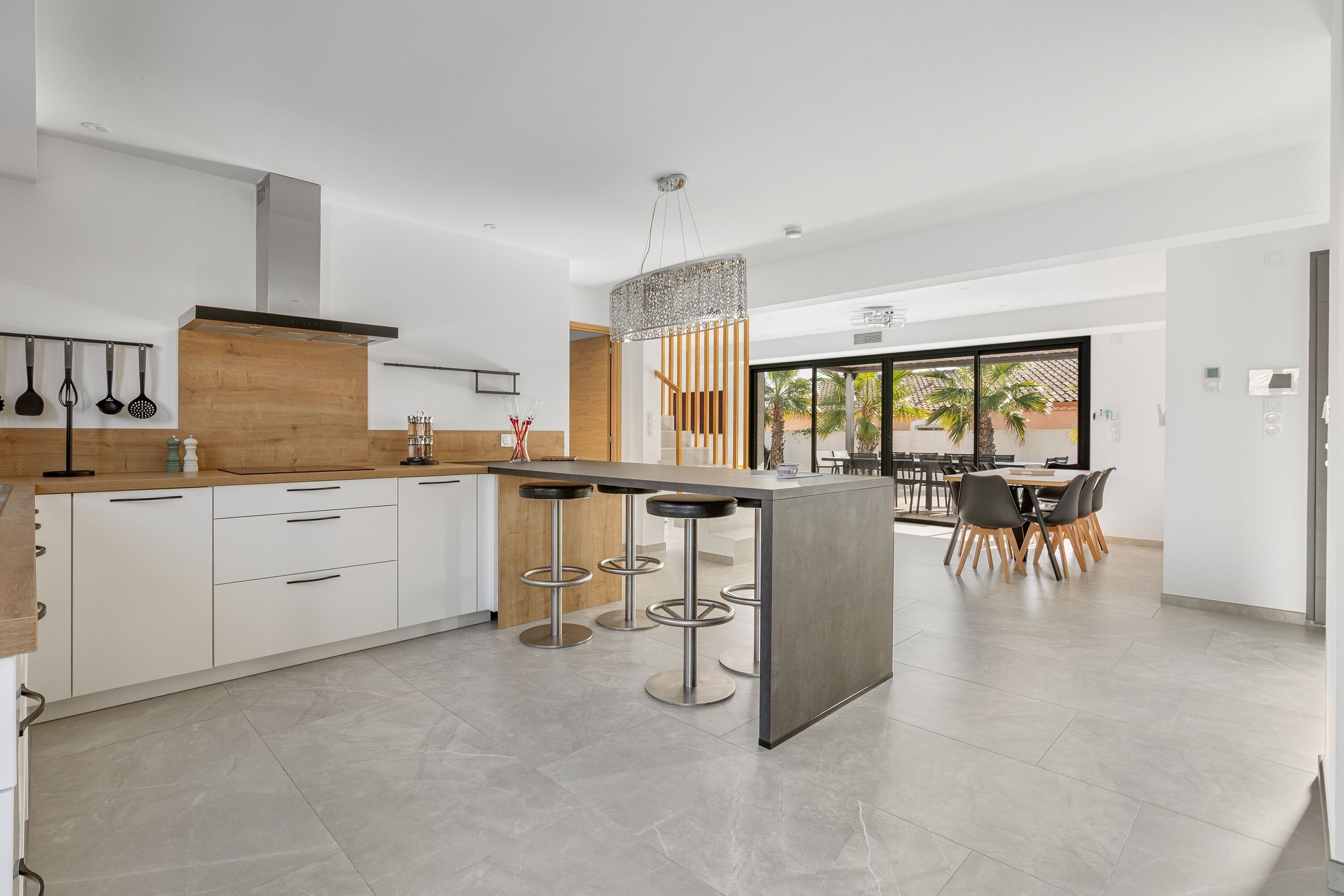 Kühlschrank, Mikrowelle, Ofen, Geschirrspüler