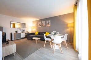 Smart TV - Appartement idéal famille – Disney & parking (Bussy-Saint-Georges)