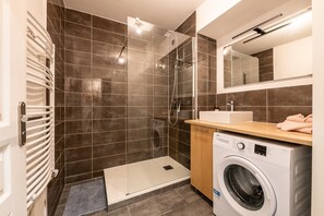 Hair dryer, towels - Appartement idéal famille – Disney & parking (Bussy-Saint-Georges)