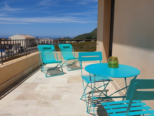 Guest Room “Chambre d’hôtes à Losari” with Sea View, Wi-Fi, and Air Conditioning