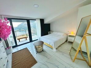 1 slaapkamer, een strijkplank/strijkijzer, gratis wifi, beddengoed