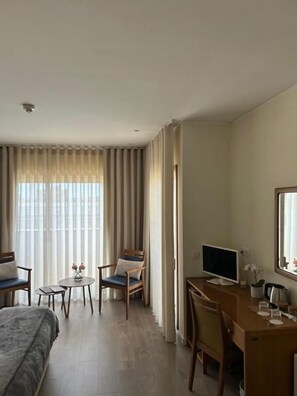 Minibar, schallisolierte Zimmer, Bügeleisen/Bügelbrett, kostenloses WLAN