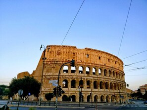 Unclassified image, 2 of 22, button - Roomz Romestay (ROMA)