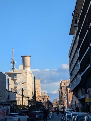 Unclassified image, 3 of 22, button - Roomz Romestay (ROMA)