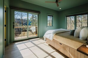 5 bedrooms, free WiFi, bed sheets - Modern Mountain Cabin near Black Mountain (Old Fort)
