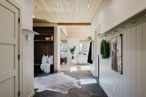 Interior - Refined Mountain Cabin on Pisgah Trails (Old Fort)
