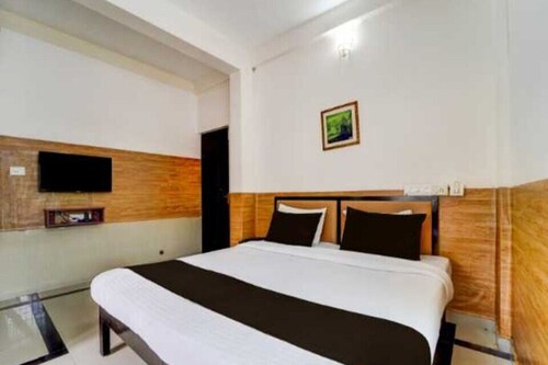 Collection O Chengalpattu Junction