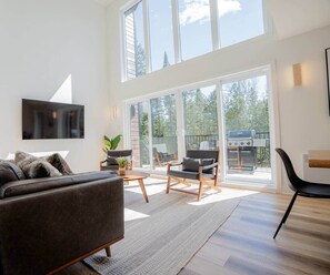 Smart-tv en een open haard