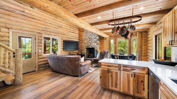 Smart TV, fireplace, computer monitors, printers