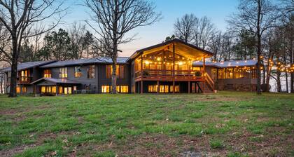 The Lodge offers stunning 360° views of the Ozark Mountains!