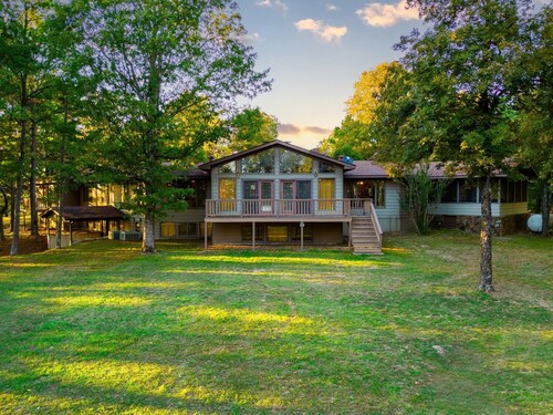 The Lodge offers  stunning 360° views oc the Ozark Mountains! 