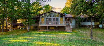 The Lodge offers  stunning 360° views oc the Ozark Mountains! 