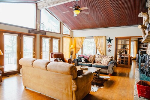 The Lodge offers  stunning 360° views oc the Ozark Mountains! 