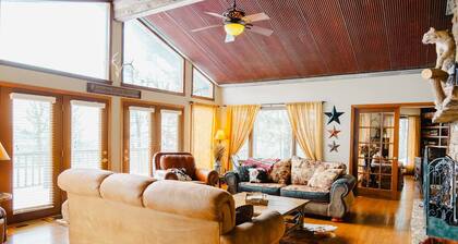 The Lodge offers stunning 360° views oc the Ozark Mountains!