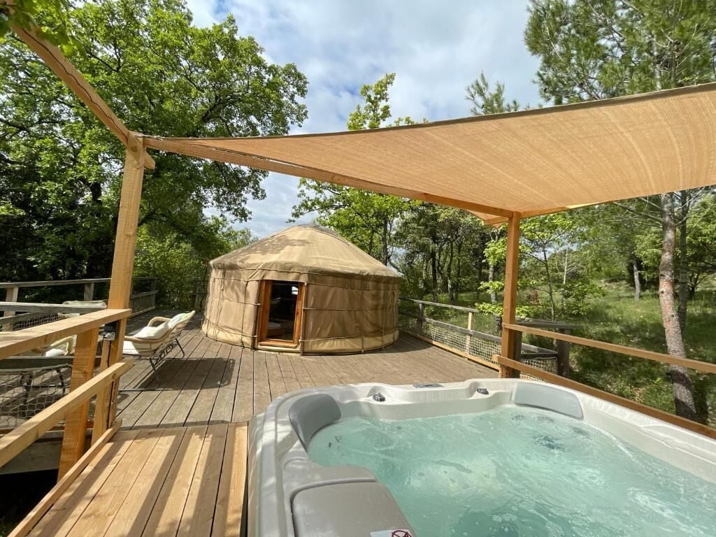 Lều dành cho gia đình, quang cảnh thung lũng | Hiên