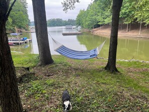 Property grounds - The Shamrock Lake Norman. Swim, fish, kayak, boating, pool, hot tub, jet ski. (Statesville)