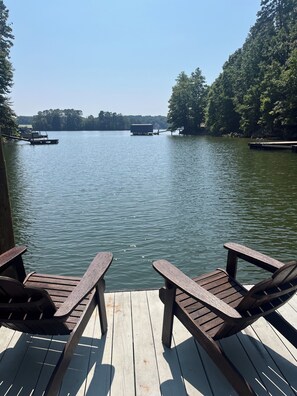 Property grounds - The Shamrock Lake Norman. Swim, fish, kayak, boating, pool, hot tub, jet ski. (Statesville)