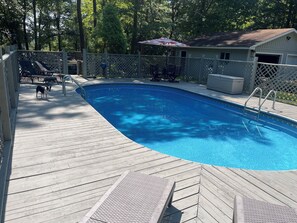 Pool - The Shamrock Lake Norman. Swim, fish, kayak, boating, pool, hot tub, jet ski. (Statesville)