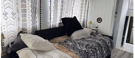 1 bedroom, Internet, bed sheets