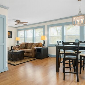 TV - Cozy Cottage near Ocoee White Water Rafting Outfitters with Hot Tub! (Copperhill)