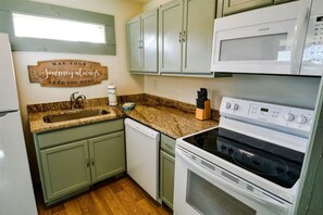 Fridge, microwave, oven, stovetop - Cozy Cottage near Ocoee White Water Rafting Outfitters with Hot Tub! (Copperhill)