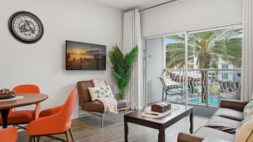 Apartment (2 Bedrooms) | Living area