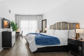 2 habitaciones, escritorio y espacio para trabajar con laptop 