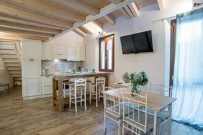 Dining - GuestHost - Comfortable mezzanine apartment of approximately 35 square meters, accommodating up to four people, located on the first floor of a building without an elevator.The property is located in Visgnola, a quiet hamlet of Bellagio, one of Lake Como (Bellagio)
