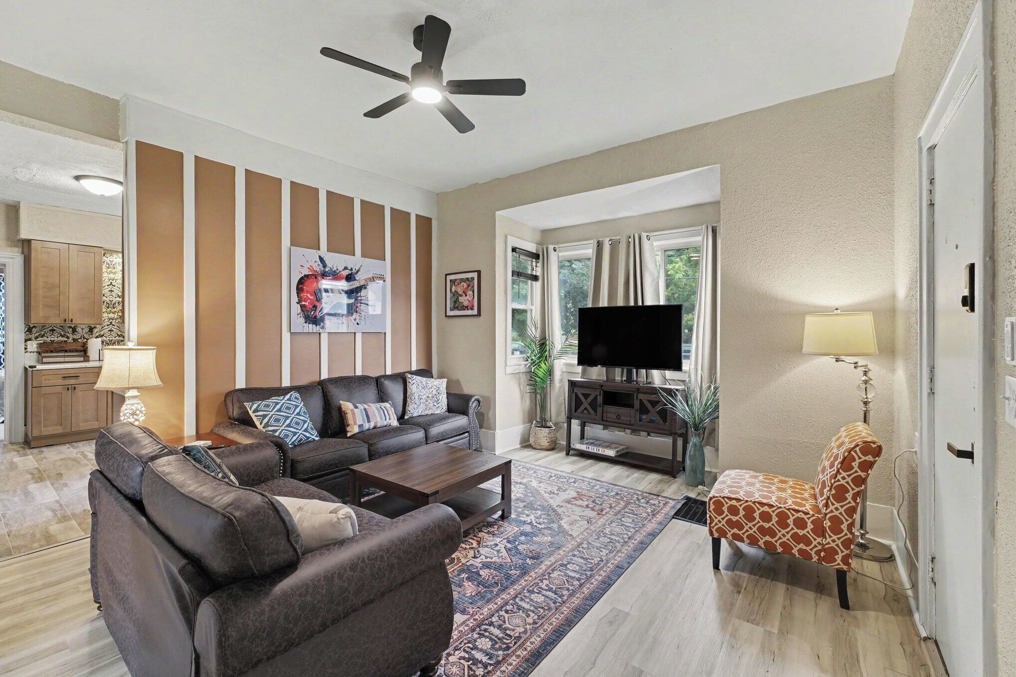 Westside 4 Bedroom 2 Bath Furnished Remodeled. Close To Bridge St Gr City. - Grand Rapids, MI