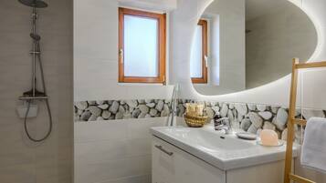 Ducha y secador de pelo