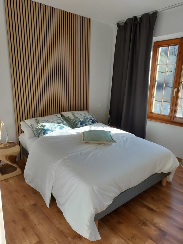 Iron/ironing board, WiFi, bed sheets - Apartment 'Natür'Gîte' with Mountain View, Private Terrace and Wi-Fi (Fellering)