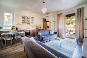 TV - Elegant modern apartment in the heart of Chianti, ideal for exclusive relaxation (Gaiole In Chianti)