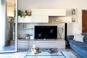 TV - Elegant modern apartment in the heart of Chianti, ideal for exclusive relaxation (Gaiole In Chianti)