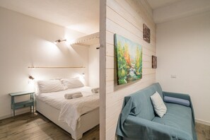 2 bedrooms, iron/ironing board - GuestHost - Cozy 35 sqm apartment, perfect for four people, located on the ground floor of a building (access via one step).The property is located in Visgnola, a quiet village near Bellagio, one of Lake Como's most popular destinations. It's well-served (Bellagio)