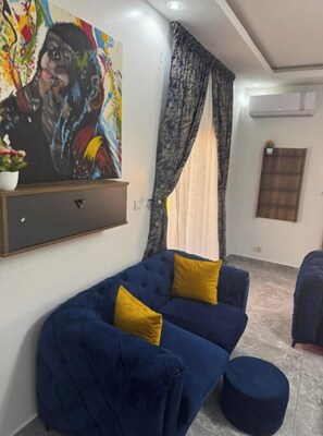 Living area - Charming 2-bedroom apartment in the heart of Dakar (Dakar)