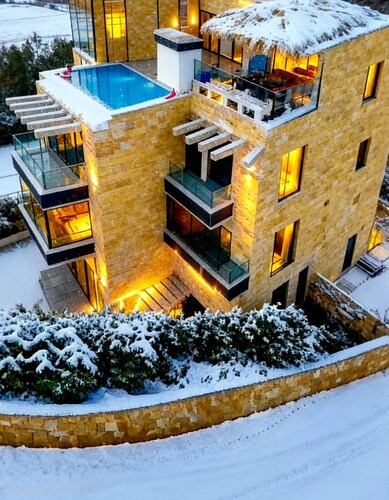 Faraya Perfect 3-bedroom chalet with Cheminée & panoramic mountain  view &pool