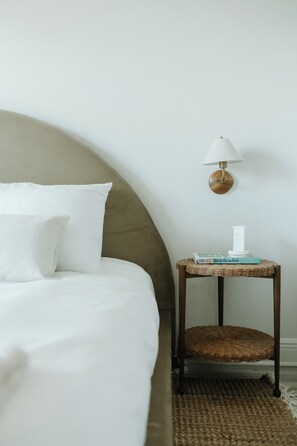 Iron/ironing board, internet, bed sheets