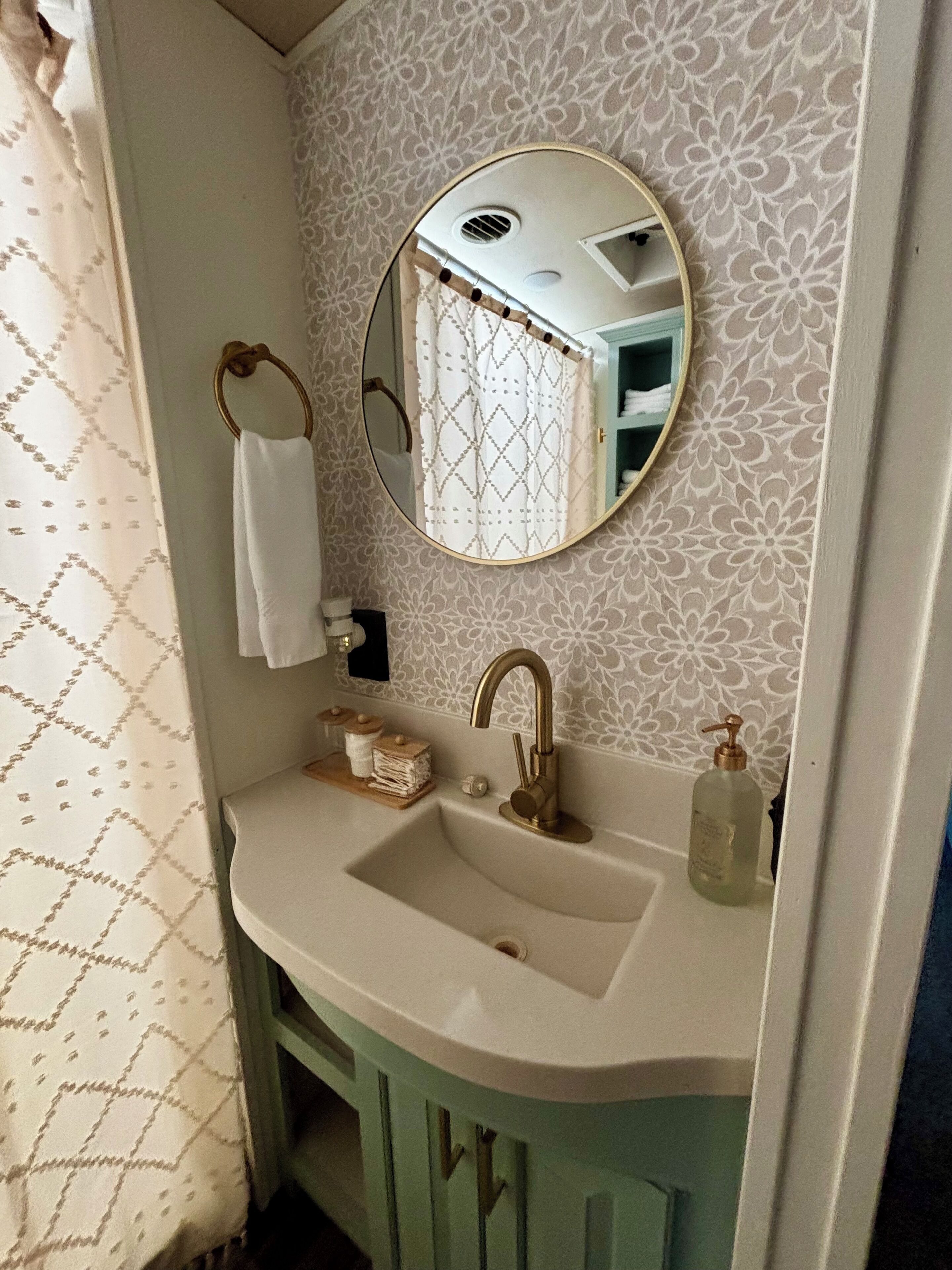 Shower, towels, soap, shampoo
