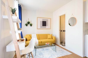 Smart TV - 11-4 Renovated 1br in East Village (New York)