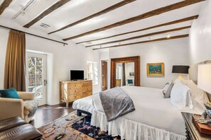 3 bedrooms, desk, iron/ironing board, WiFi - Adobe Elegance and Luxury, Walk to Canyon Road (Santa Fe)