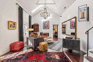 Interior - Adobe Elegance and Luxury, Walk to Canyon Road (Santa Fe)