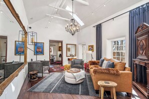 Interior - Adobe Elegance and Luxury, Walk to Canyon Road (Santa Fe)