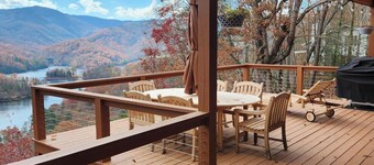 WOW• Modern North Carolina Cabin • Stunning Mountain/Lake View • 3 Cozy Bedrooms
