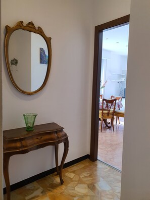 Interior - Spring Apartment (Rapallo)