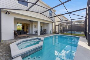 House - Stylish 6BR Home With Themed Rooms and Pool (Davenport)
