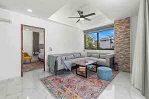 Living area - Affordable Bucerias 2 Bed. Well Stocked. Walk to Beach. Perfect Pool and Views (Bucerías)