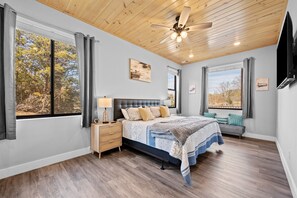 3 bedrooms, iron/ironing board, free WiFi, bed sheets - Gated Family Cabin w/ Game Room, Loft & Clubhouse Access (Sevierville)